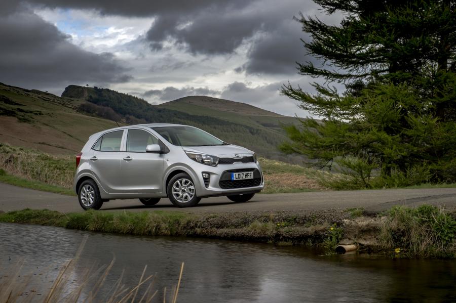  Kia Picanto 2017 года  (UK) (фото 15 из 80)